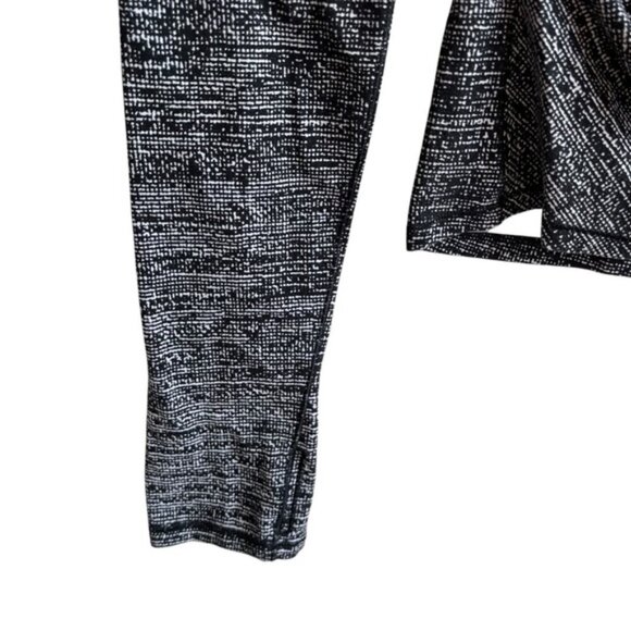 Lululemon Melodic Movement Long Sleeve Size 4 Twillines White Black - Picture 6 of 10